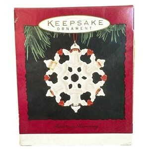 Hallmark‎ Keepsake ‘Hearts in Harmony’ Christmas Ornament 1994